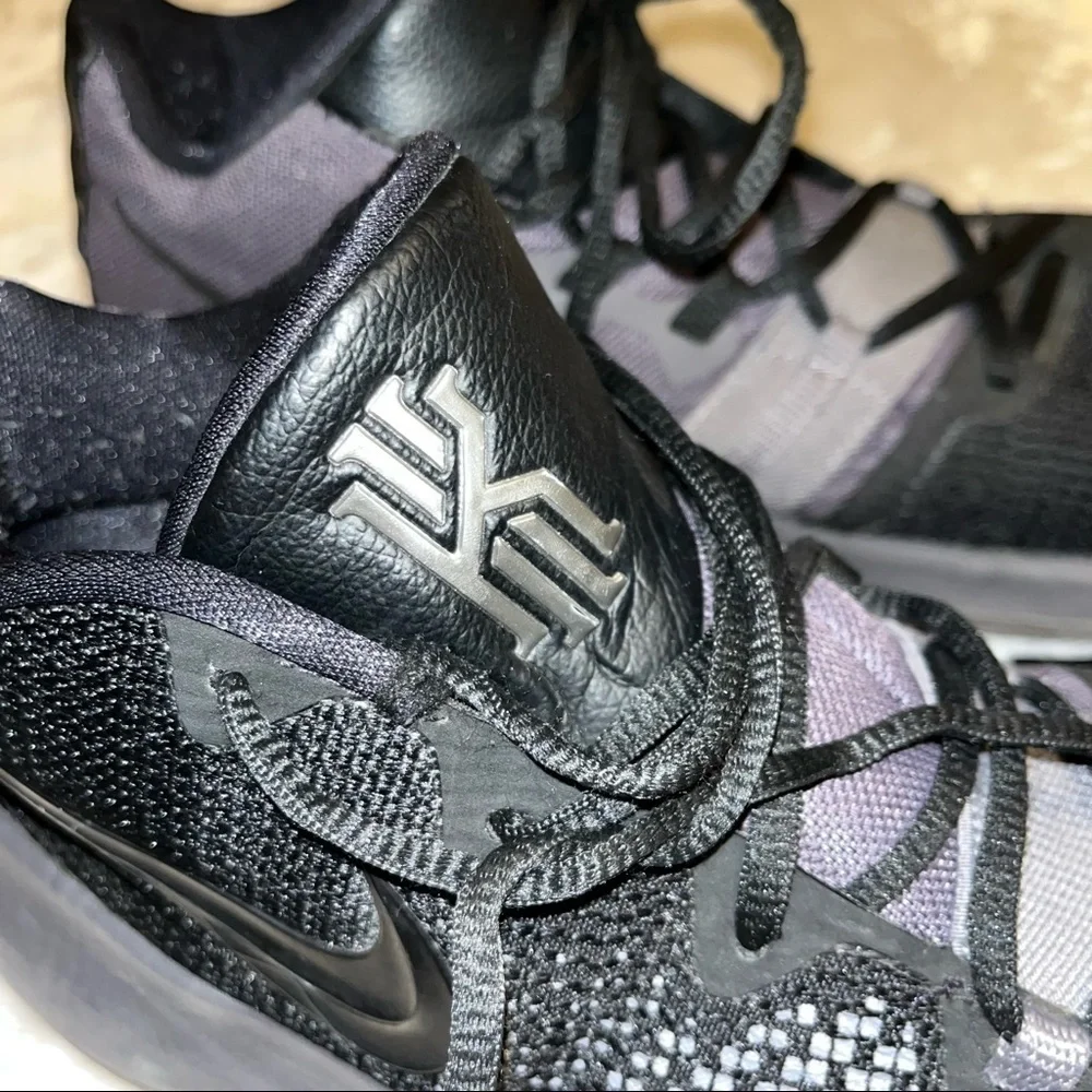 Nike Kyrie Flytrap Black Shoes, size 11 - Picture 8 of 10